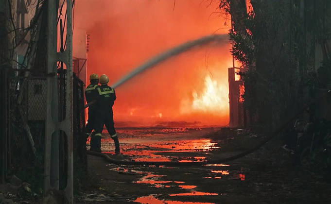 RECORD DATE NOT STATED Firefighting operations underway after a fire breaks out at the industrial area located on the Bhadaj Santej Road Ahmedabad, May 22 (ANI): Firefighting operations underway after a fire breaks out at the industrial area located on the Bhadaj Santej Road, in Ahmedabad on Friday. (ANI Video Grab) Ahmedabad Gujarat India Copyright: xANIx ANI_20260522412