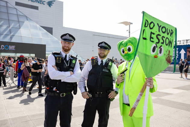 MCM Comic Con at ExCeL London, London, UK 23 May 2026 Met Police officers pose with coplayers outside MCM Comic Con at ExCeL London, London, UK, on 23 May 2026. The event brings together fans of comics, gaming, anime, film and television from across the UK and beyond., Credit:Pete Speller Avalon  Copyright: xPetexSpellerx xAvalonx 1104536295
