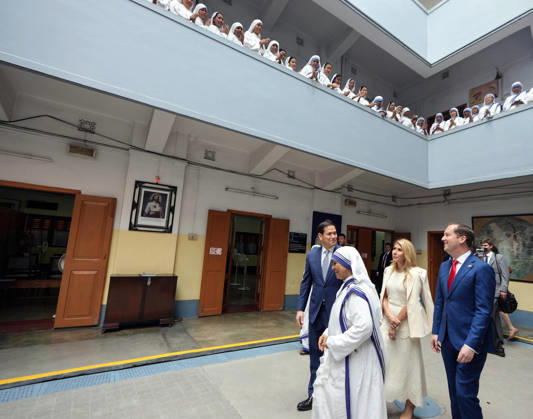 RECORD DATE NOT STATED US Secretary of State Marco Rubio and his wife Jeanette D. Rubio visit Missionaries of Charity and pay homage to Mother Teresa Kolkata, May 23 (ANI): US Secretary of State Marco Rubio and his wife Jeanette D. Rubio visit Missionaries of Charity and pay homage to Mother Teresa, in Kolkata on Saturday. US Ambassador to India Sergio Gor also present. (@SecRubio X ANI Photo) Kolkata West Bengal India Copyright: xANIx ANI_20260523044