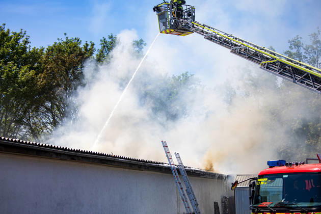 Fire breaks ou