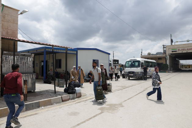 Syrian citizens create heavy congestion at border gates ahead of Eid al-Adha ALEPPO, SYRIA - MAY 23: Syrian citizens, who have been living in Turkiye for many years, cause heavy congestion at the border gates as they head back to their home country to spend the upcoming Eid al-Adha, in Bab al-Salam border crossing of Azaz, Aleppo, Syria on May 23, 2026. It is reported that approximately 2,000 people cross into Syria daily through Oncupinar, while similar crowds and intensive activity are observed at the Bab al-Salameh (Elsalame) Border Gate on the Syrian side. Bakr Al Kasem Anadolu Aleppo Syria. Editorial use only. Please get in touch for any other usage.  Copyright: x2026xAnadoluxBakrxAlxKasemx