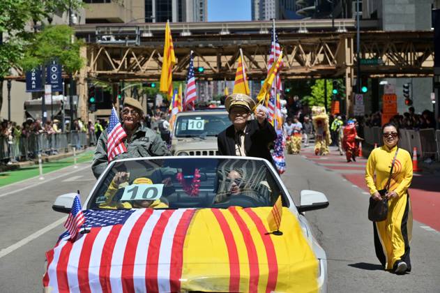 Chicago Memorial Day Parade CHICAGO, ILLINOIS - MAY 23: The Chicago Memorial Day Parade proceeds through the city center, with participants carrying American flags and marching in formation on Saturday, May 23, 2026. The event, held each year before Memorial Day, pays solemn tribute to the men and women of the U.S. Armed Forces who made the ultimate sacrifice. Jacek Boczarski Anadolu Illinois United States. Editorial use only. Please get in touch for any other usage.  Copyright: x2026xAnadoluxJacekxBoczarskix
