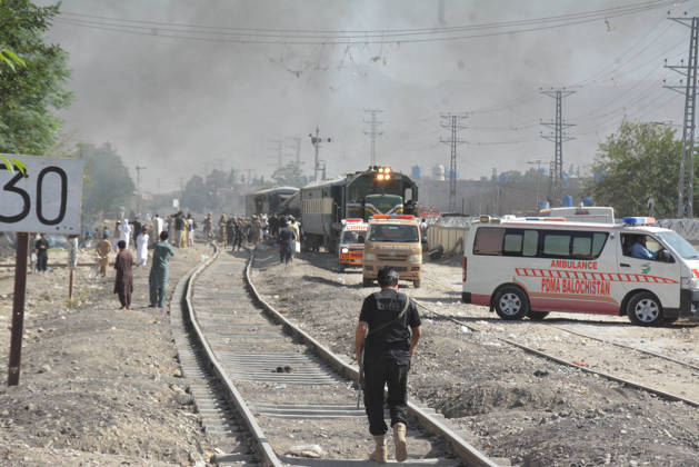 Several injured in explosion targeting train in southwest Pakistan QUETTA,PAKISTAN - MAY 24: Pakistani forces and rescue workers are busy with relief work after an explosion injured several people near Chaman Phatak Quetta southwestern Balochistan, Pakistan on Sunday May 24, 2026. Mazhar Chandio Anadolu Quetta Pakistan. Editorial use only. Please get in touch for any other usage.  Copyright: x2026xAnadoluxMazharxChandiox