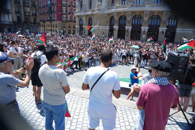 Demonstration of the flotilla platform in protest against the actions of the Ertzaintza Dozens of people during a mobilization to protest against the actions of the Ertzaintza, in Plaza Moyua, on May 24, 2026, in Bilbao, Biscay, Basque Country Spain Altercations between the Ertzaintza and members and supporters of the flotilla upon their arrival at Bilbao airport yesterday May 23 ended with four people arrested 24 MAY 2026 MANIFESTATION H Bilbao, Vizcaya, Basque Country Bilbao, Vizcaya, Basque Country Spain Copyright: xH.Bilbaox 7547210