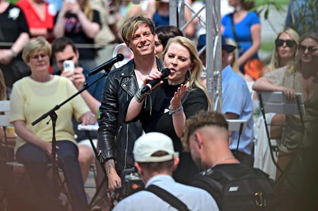 ZDF Fernsehgarten singer Patricia Kelly and The Dark Tenor bürgl William Billy Andrew Volk , Billy Andrews during the ZDF entertainment show Fernsehgarten on 24 05 2026 in Mainz 20260524MWI124416