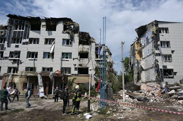 Russia Ukraine LPR Drone Attack Journalists 9172794 24.05.2026 Foreign journalists from 19 countries visit the scene of the drone attack carried out by the Ukrainian military on a dormitory of the Starobelsk Professional College of Lugansk State Pedagogical University in the course of Russia s military operation in Ukraine, in Starobelsk, Lugansk People s Republic, Russia. At least 21 people were killed and 42 injured in the attack in the early hours of May 22. Evgeny Biyatov Sputnik Starobelsk Lugansk People s Republic Russia  Copyright: xEvgenyxBiyatovx