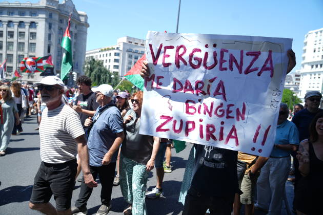 Demonstration of the flotilla platform in protest against the actions of the Ertzaintza Dozens of people during a mobilization to protest against the actions of the Ertzaintza, in Plaza Moyua, on May 24, 2026, in Bilbao, Biscay, Basque Country Spain Altercations between the Ertzaintza and members and supporters of the flotilla upon their arrival at Bilbao airport yesterday May 23 ended with four people arrested 24 MAY 2026 MANIFESTATION H Bilbao, Vizcaya, Basque Country Bilbao, Vizcaya, Basque Country Spain Copyright: xH.Bilbaox 7547472