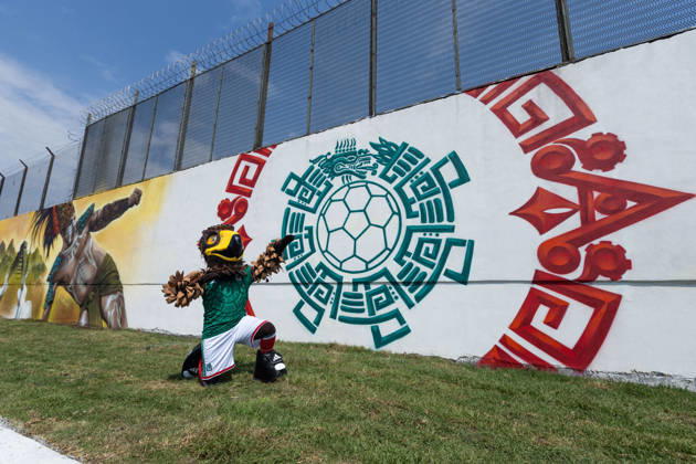 May 24, 2026, Mexico City, Mexico: The mural Futbol, recognized as the Guinness World Record largest hand painted brush football mural, was inaugurated in the Martin Carrera neighborhood of Mexico City. Created by Mexican artists, the artwork connects the Mesoamerican ballgame with contemporary football ahead of the 2026 FIFA World Cup. Former soccer players CUAUHTEMOC BLANCO, FRANCISCO KIKIN FONSECA, GERMAN VILLA and ANGEL REYNA attended the event, along with authorities from the Gustavo A. Madero borough and representatives of the Libertad Creativa Intercultural y Objetiva Foundation and the Elena Poniatowska Amor Foundation Mexico City Mexico - ZUMAl178 20260524_znp_l178_047 Copyright: xCristianxLeyvax