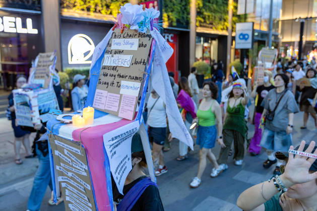 May 24, 2026, Chiang Mai, Thailand: Participants carry an installation highlighting violence and discrimination against transgender people during the Chiang Mai Pride Parade. The Chiang Mai Pride Parade 2026 took place in Chiang Mai, Thailand. Chiang Mai province holds Thailandis first Pride Month celebrations annually, promoting gender equality, diversity, and human rights as part of Pride Month activities in northern Thailand. Chiang Mai Thailand - ZUMAs197 20260524_aaa_s197_135 Copyright: xPongmanatxTasirix