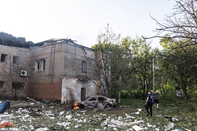Aftermath of Russian strike in Kramatorsk KRAMATORSK, UKRAINE - MAY 25: A car on fire and a damaged residential building following a Russian air strike with KAB bombs in Kramatorsk, Ukraine, 25 May 2026 Diego Herrera Carcedo Anadolu Kramatorsk Ukraine. Editorial use only. Please get in touch for any other usage.  Copyright: x2026xAnadoluxDiegoxHerreraxCarcedox