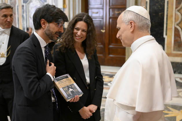 ITALY - POPE LEO XIV RECEIVES MEMBERS OF THE EUROPEAN PARLAMENT S DEMOGRAPHY INTERGROUP IN A PRIVATE AUDIENCE AT THE VATICAN - 2026 5 25 Italy, Rome, Vatican, 2026 5 25. Pope Leo XIV receives Members of the European Parliament s Demography Intergroup in a private audience at the Vatican EDITORIAL USE ONLY - NO BOOKS Copyright: xVATICANxMEDIAx