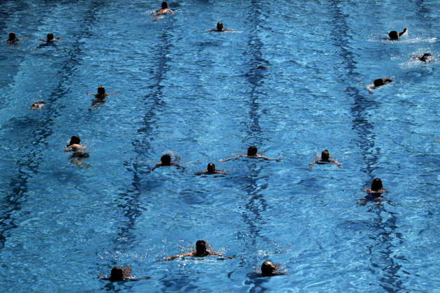In Colognes Stadionbad, swimmers enjoy the outdoor pool season in summer temperatures The Rhineland is groaning under the hot weather at Whitsun The German Weather Service is already warning of heat storms Cologne, 25 05 2026 NRW Germany Copyright: xChristophxHardtx