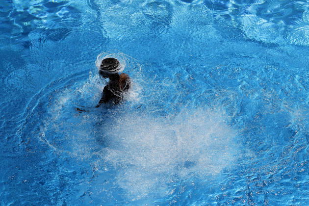 In Colognes Stadionbad, swimmers enjoy the outdoor pool season in summer temperatures The Rhineland is groaning under the hot weather at Whitsun The German Weather Service is already warning of heat storms Cologne, 25 05 2026 NRW Germany Copyright: xChristophxHardtx