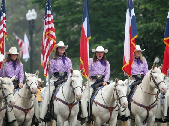 May 25, 2026, Washington, District Of Columbia, USA: Members of the Six White Horses team from Hardin-Simmons University take part in the National Memorial Day Parade on Constitution Avenue in Washington, DC, USA, on May 25, 2026. The parade has been held annually since 2005, marking its 21st anniversary. Washington USA  - ZUMAs337 20260525_znp_s337_001 Copyright: xGentxShkullakux