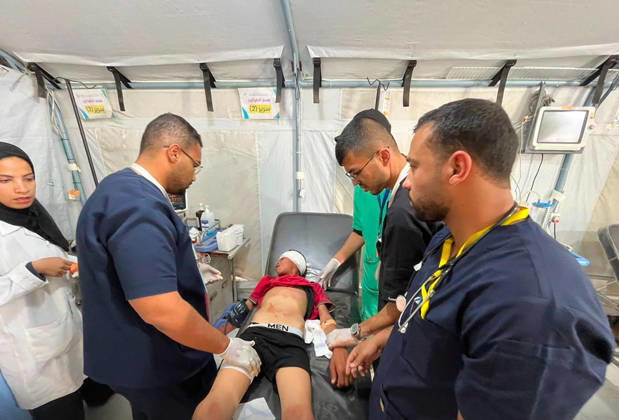 Injured children receive medical care at the Kuwaiti field hospital for treatment after an Israeli airstrike on tents sheltering displaced families in the Mawasi area, despite a cease-fire agreement in Khan Younis, Gaza Strip, Palestine, Monday, May 25, 2026. The strike killed a six-year-old boy and a woman, and wounded 20 others, mostly children and women, Medical sources said. Photo Kuwaiti field hospital  GAZ2026052503 Kuwaitixfieldxhospital
