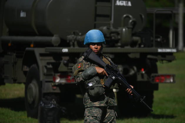 UN to assess whether the Brazilian Navy Marine Corps remains at the top of the global rankings for peacekeeping readiness RIO DE JANEIRO, BRAZIL, MAY 26 : A view of the Brazilian Army forces training as in the coming days, the UN will assess whether the Brazilian Navy Marine Corps remains at the top of the global rankings for peacekeeping readiness in Rio de Janeiro, Brazil on May 26, 2026. The Brazilian Navy Marine Corps undergoes rigorous inspections by the UN (United Nations) to certify and recertify elite troops at the highest level. The most recent operational assessment, held at the Ilha do Governador Naval Complex, involved more than 500 military personnel, bomb disposal robots, drones, armored vehicles, and machine guns in combat a Copyright: x2026xAnadoluxFabioxTeixeirax
