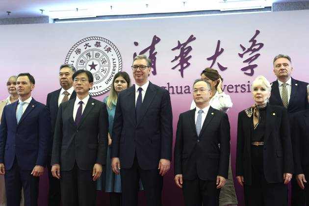 BEIJING, CHINA - MAY 26: Serbian President Aleksandar Vucic (C) visits Tsinghua University on May 26, 2026 in Beijing, China. Vucic is on a state visit to China from May 24 to 28.  Copyright: xChinaxNewsxServicex 111644205001