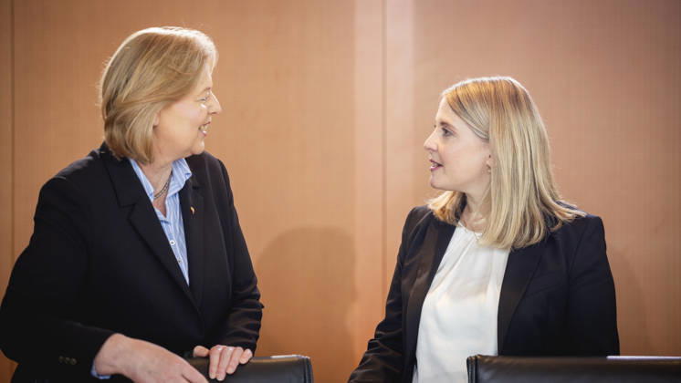 L R Verena Hubertz SPD , Federal Minister for Housing, Urban Development and Construction, and Baerbel Bas SPD , Federal Minister for Labor and Social Affairs, recorded during a cabinet meeting in Berlin, 27 05 2026 Berlin Germany Copyright: xJulianexSonntagx