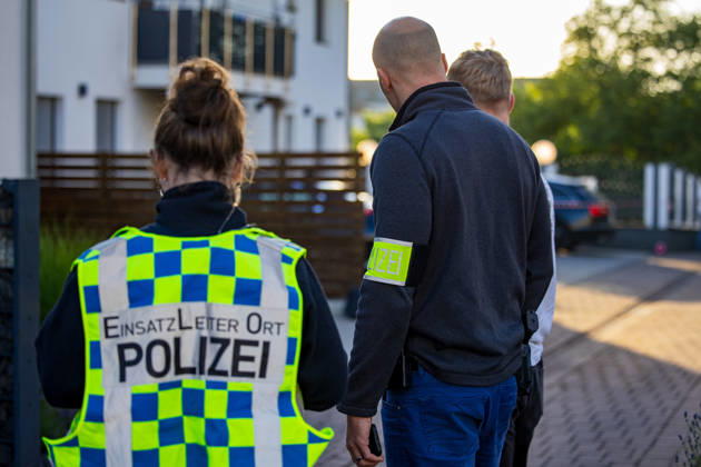 Arson attack on residential building Explosion suspected 9 people affected On 27 05 2026, there was a suspected arson attack on a residential building in Groß Umstadt in the district of Richen Traces at th