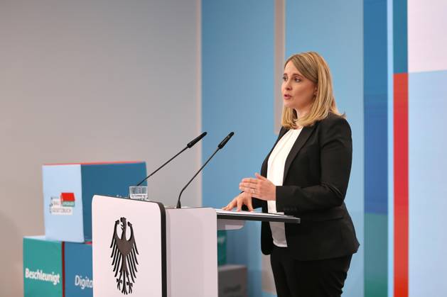 Berlin, Germany, 27 05 2026 Baumnisterium Press statement on the modernization of urban development and spatial planning law Federal Minister of Housing, Urban Development and Building Verena Hubertz SPD Copyright: xdtsxNachrichtenagenturx dts_120848