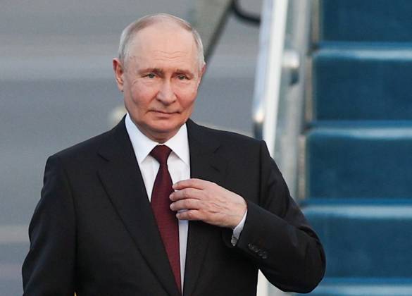 Kazakhstan Russia 9174638 27.05.2026 Russian President Vladimir Putin attends a welcome ceremony upon arrival at Nursultan Nazarbayev International Airport in Astana, Kazakhstan. Sergey Bobylev Sputnik Astana Kazakhstan  Copyright: xSergeyxBobylevx
