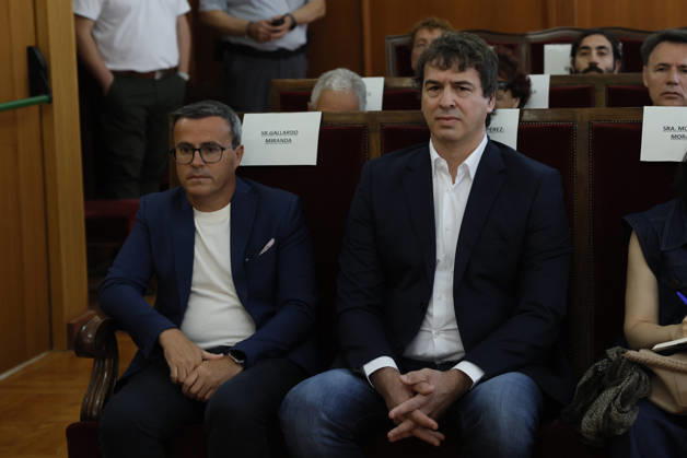 David Sanchez (R), brother of Spanish Prime Minister Pedro Sanchez, and former leader of the Extremadura branch of ruling party PSOE, Miguel Angel Gallardo (L) attend to the trial held in the regional Court of Badajoz, Spain on 28 May 2026 in the case of David Sanchez alleged irregular hiring as the head of the performing arts office within the provincial government of Badajoz. Sanchez, who resigned from the post in February face the charges of alleged embezzlement and influence peddling related to his appointment. The brother of Prime Minister David Sanchez face a trial for his allegedly irregular hiring as the head of the performing arts office !ACHTUNG: NUR REDAKTIONELLE NUTZUNG!  Copyright: xBallesterosx GRAF5531 20260528-55020424614_1