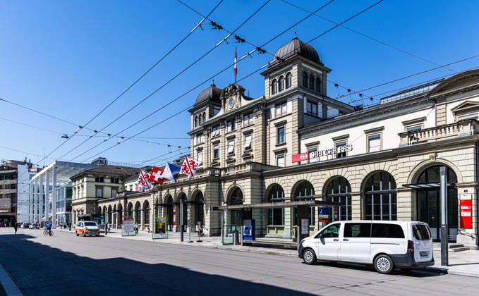 Knife attack with multiple injuries, Winterthur, Switzerland Winterthur, Switzerland, 28th May 2026 A few hours after the knife attack at Winterthur train station, the police are still visibly present A total of four people were injured, some seriously Copyright: xAndreasxHaasx