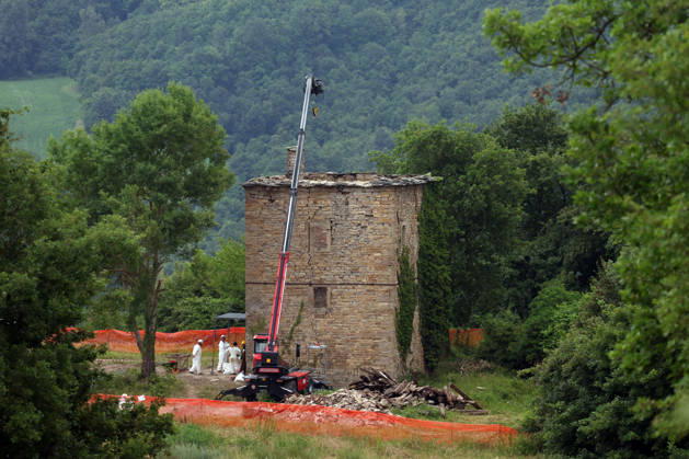 IPA85139636 - Montefiorino (Mo). Finding and removal at the dl Pignone tower of the remains of Daniela Ruggi, the Vitriola girl who disappeared a year and a half ago whose cause of death is still unknown  Copyright: xRobertoxBrancolinix xRobertoxBrancolini Ipax 85139636