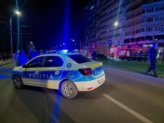 Emergency teams respond after drone debris hits building in Romania GALATI, ROMANIA - MAY 29: (----EDITORIAL USE ONLY MANDATORY CREDIT - MINISTRY OF INTERNAL AFFAIRS ROMANIA HANDOUT - NO MARKETING NO ADVERTISING CAMPAIGNS - DISTRIBUTED AS A SERVICE TO CLIENTS----) Emergency response teams and firefighters arrive at the scene after debris from drone struck a building in the southeastern city of Galati, Romania, causing damage in the area, on May 29, 2026. A drone crashed into a residential building in the southeastern Romanian city of Galati near the border with Ukraine, injuring two people and triggering a fire, authorities said Friday. The Romanian General Inspectorate for Emergency Situations stated in a Facebook post that the drone s  Copyright: x2026xAnadoluxMinistryxofxInternalxAffairsxRomaniax xHandoutx
