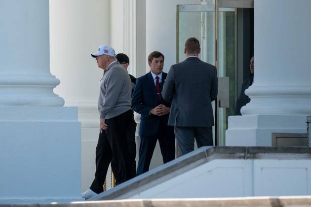 May 30, 2026, Washington, District Of Columbia, USA: President DONALD TRUMP steps out of the White House as he heads toward his vehicles to depart the White House. Washington USA  - ZUMAs365 20260530_znp_s365_005 Copyright: xJoeyxSussmanx