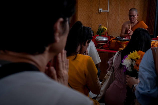 Vesak Day celebration in Malaysia SELANGOR, MALAYSIA - MAY 31: Buddhist devotees gathered at Wat Chetawan to perform a religious ceremony in conjunction with the Vesak Day Celebration in Selangor, Malaysia on May 31, 2026. Syaiful Redzuan Anadolu Selangor Malaysia. Editorial use only. Please get in touch for any other usage.  Copyright: x2026xAnadoluxSyaifulxRedzuanx