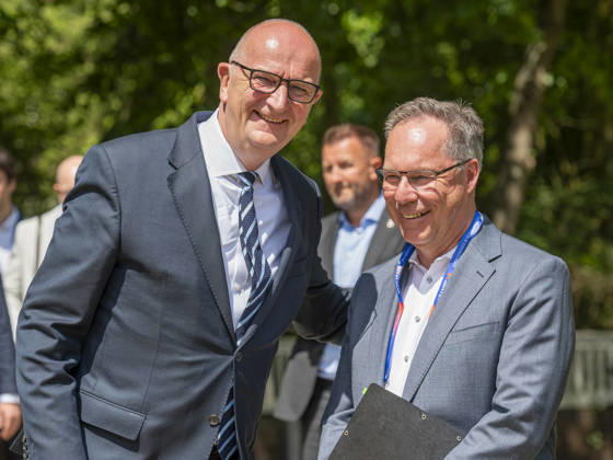 Dietmar Woidke Holger Lösch OWF26 EUR, Germany, Berlin, 31 05 2026 Dietmar Woidke SPD , Minister President of the State of Brandenburg is welcomed by Holger Lösch Managing Director Land of Idea Conference of the East German Economic