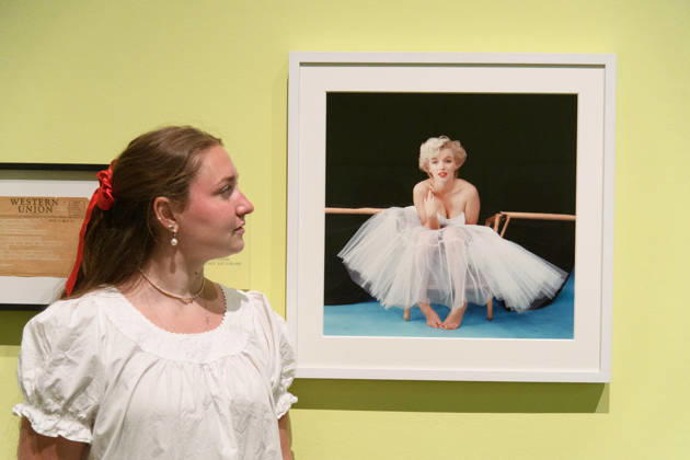 Marilyn Monroe: A Portrait Photo Call at National Portrait Gallery, London, UK - 3 June 2026 A staff member views Marilyn Monroe, Ballerina Sitting (1954) by Milton H. Greene as part of The National Portrait Gallery s Marilyn Monroe: A Portrait Exhibition which runs from 4th June 2026 - 6th September 2026 at National Portrait Gallery in London, England, UK on Wednesday 3 June, 2026., Credit:Justin Ng Avalon UK, England, London, National Portrait Gallery Copyright: xJustinxNgx xAvalonx 1107489223