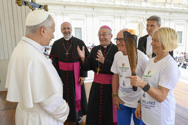 ITALY - POPE LEO XIV DURING HIOS WEEKLY GENERAL AUDIENCE IN ST PETER S SQUARE AT THE VATICAN - 2026 6 3 Italy, Rome, Vatican, 2026 6 3 Pope Leo XIV during his weekly general audience in St. Peter Square at the Vatican - VATICAN MEDIA Catholic Press Photo EDITORIAL USE ONLY - NO BOOKS Copyright: xVATICANxMEDIAx CPPx
