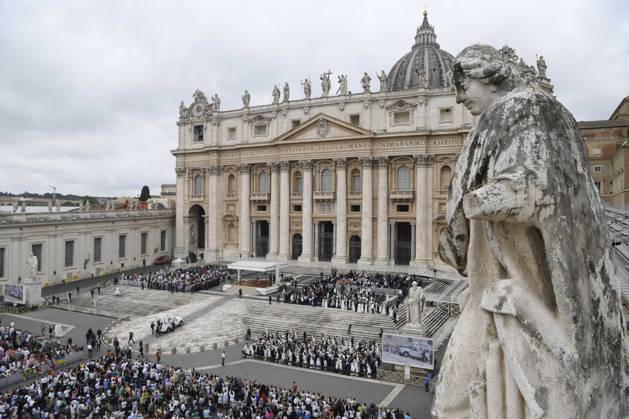 ITALY - POPE LEO XIV DURING HIOS WEEKLY GENERAL AUDIENCE IN ST PETER S SQUARE AT THE VATICAN - 2026 6 3 Italy, Rome, Vatican, 2026 6 3 Pope Leo XIV during his weekly general audience in St. Peter Square at the Vatican - VATICAN MEDIA Catholic Press Photo EDITORIAL USE ONLY - NO BOOKS Copyright: xVATICANxMEDIAx CPPx