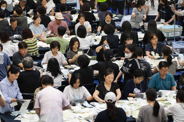 June 3, 2026, Seoul, South Korea: Poll workers count ballots after the conclusion of voting in South KoreaÃ¢â‚¬â ¢s local elections on Wednesday, June 3, 2026 in Seoul, South Korea. Seoul South Korea - ZUMAh163 20260603_znp_h163_044 Copyright: xJintakxHanx