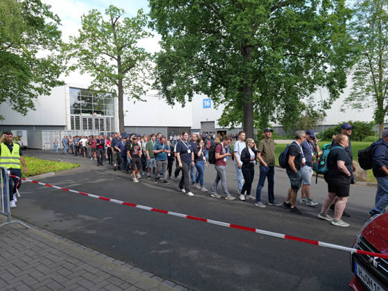 Interschutz 2026 in Hanover HAIX raffles off 1,000 backpacks to visitors each day The queues are correspondingly long Copyright: xBerndxGüntherx