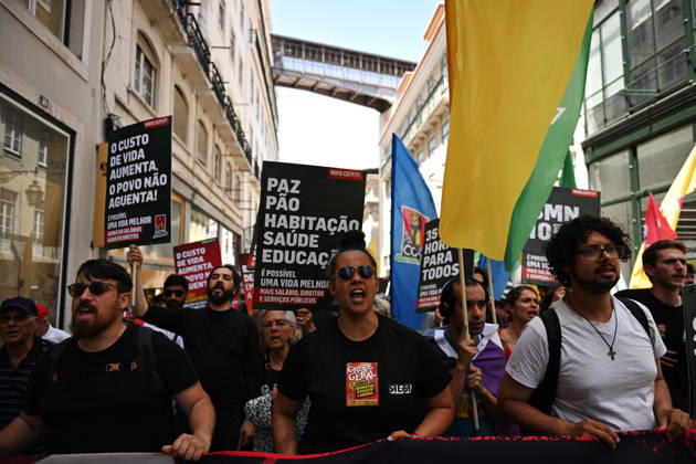 Nationwide Strike For Workers Lisbon LISBON, PORTUGAL - JUNE 03: Protesters hold a banner and wave red trade union flags as they line the streets during a national mobilization in Lisbon, Portugal on June 03, 2026. The demonstration, organized under the National Fight Day motto, demands increased wages, guaranteed labor rights, and measures against the rising cost of living, while advocating for the right to health and housing. Zed Jameson Anadolu Lisbon Portugal. Editorial use only. Please get in touch for any other usage.  Copyright: x2026xAnadoluxZedxJamesonx