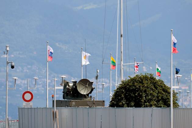 PREPARATIVES G7 PHOTOPQR LE DAUPHINE Grégory YETCHMENIZA Évian les Bains 03 06 2026 Evian les Bains Haute Savoie , June 3rd Twelve days before the G7 summit, security measures in the town of Evian les Bains are becoming increasingly visible, as evidenced by the temporary military zone ZMT on the lakefront The Royal Hotel which will host the summit overlooks the town Grégory Yetchmeniza Le Dauphiné Evian, France, june 3rd 2026 Twelve days before the G7 summit, security measures in the town of Evian les Bains are becoming increasingly visible, as evidenced by the temporary military zone ZMT on the lakefront The Royal Hotel, which will host the summit, overlooks the town Évian les Bains Haute Savoie Rhône Alpes France  Copyright: xPHOTOPQR LExDAUPHINE MAXPPPxGrégoryxYETCHMENIZAx 20260603JDL1742 20260603JDL1742
