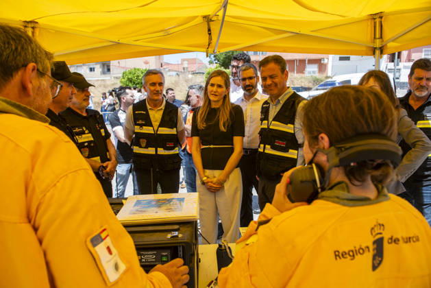 Second day of extinguishing the fire in Los Garres Murcia and has forced preventive evictions The third vice president and Minister for Ecological Transition and Demographic Challenge, Sara Aagesen, visits the Advanced Command post of the fire in Los Garres, June 2, 2026, in Murcia, Region of Murcia Spain The fire declared yesterday afternoon June 3 in the Murcian districts of Los Garres and Lages caused the activation of the Infomur Plan in emergency phase, in situation two, A total of 250 troops from the Region of Murcia are working in the area, along with local and state resources Units of the Third Battalion of Intervention of the Military Emergency Unit UME have gone from their base in Bétera Valencia to help in fighting this fire, af Copyright: xVictorxFernandezx 7569309
