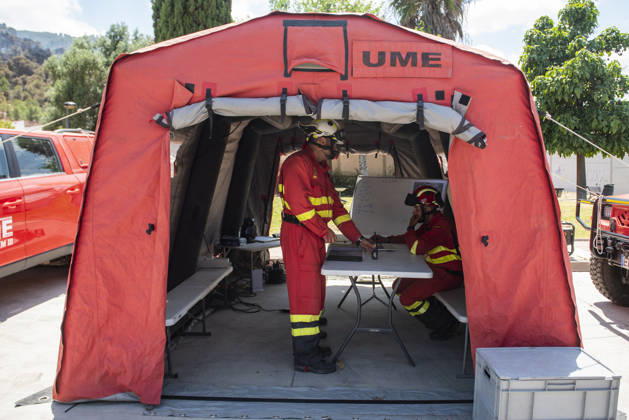 Second day of extinguishing the fire in Los Garres Murcia and that has forced preventive evictions Advanced Command Post of the fire in Los Garres, June 2, 2026, in Murcia, Region of Murcia Spain The fire declared yesterday afternoon June 3 in the Murcian districts of Los Garres and Lages caused the activation of the Infomur Plan in emergency phase, in situation two, A total of 250 troops from the Region of Murcia are working in the area, along with local and state resources Units of the Third Battalion of Intervention of the Military Emergency Unit UME have gone from their base in Bétera Valencia to help in fighting this fire, after being requested by the President of the regional government, Fernando López Miras 03 JUNE 2026 Víctor Ferná  Copyright: xVictorxFernandezx 7569317