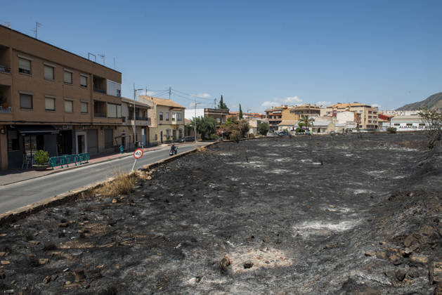Second day of extinguishing the fire in Los Garres Murcia and has forced preventive evictions Burned areas by fire in Los Garres, June 2, 2026, in Murcia, Region of Murcia Spain The fire declared yesterday afternoon June 3 in the Murcian districts of Los Garres and Lages caused the activation of the Infomur Plan in emergency phase, in situation two, A total of 250 troops from the Region of Murcia are working in the area, along with local and state resources Units of the Third Intervention Battalion of the Military Emergency Unit UME have gone from their base in Bétera Valencia to help in fighting this fire, after being requested by the President of the Regional Government, Fernando López Miras 03 JUNE 2026 Víctor Ferná Murcia, Region de Mu Copyright: xVictorxFernandezx 7569327
