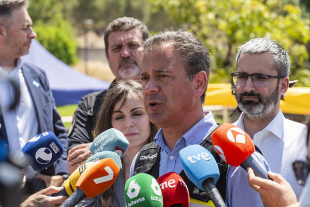 Second day of extinguishing the fire in Los Garres Murcia and has forced preventive evictions The Minister of Presidency, Youth, External Action and Emergencies of the Region of Murcia, Marcos Ortuno Soto, attends the media from the Advanced Command post of the fire in Los Garres, June 2, 2026, in Murcia, Region of Murcia Spain The fire declared yesterday afternoon June 3 in the Murcian districts of Los Garres and Lages caused the activation of the Infomur Plan in emergency phase, A total of 250 troops from the Region of Murcia are working in the area, along with local and state resources Units of the Third Intervention Battalion of the Military Emergency Unit UME have gone from their base in Bétera Valencia to help in the fight against th Copyright: xVictorxFernandezx 7569347