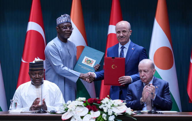 Turkiye and Niger sign joint agreements in Ankara ANKARA, TURKIYE - JUNE 04: The Implementation Protocol for 2026–2030 of the Memorandum of Understanding on Cooperation in Higher Education between the Ministries of Higher Education, Research and Innovation of the Two Countries is signed by the Turkish President of the Council of Higher Education, Prof. Dr. Erol Ozvar (2nd R), and Niger’s Minister of Foreign Affairs, Cooperation and Nigeriens Abroad, Bakary Yaou Sangare (2nd L) in the presence of Turkish President Recep Tayyip Erdogan (L) and Nigerien President Abdourahamane Tchiani (R) at the Presidential Complex in Ankara, Turkiye on June 04, 2026. Ercin Erturk Anadolu Ankara Turkey. Editorial use only. Please get in touch for any othe  Copyright: x2026xAnadoluxErcinxErturkx