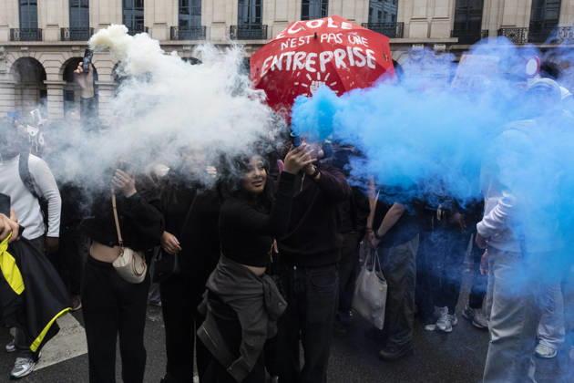 With parliament set to vote today on the approval of the French-speaking education reform, large numbers of teachers are demonstrating outside the Parliament of the Wallonia-Brussels Federation. Since this morning, sporadic clashes between small groups of protesters and the police have punctuated the demonstration. The reform is deeply unpopular among teachers, and the very fact that it is being put to a vote has sparked a fierce debate between the majority and the opposition. - 04 06 2026 - Belgium Brussels Brussels -  NicolasxLandemardx xLexPictorium LePictorium_0335448
