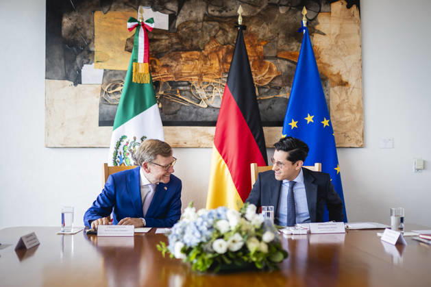 L R Johann Wadephul CDU , Federal Foreign Minister, and Roberto Velasco Alvarez, Foreign Minister of Mexico, photographed during a meeting in Mexico City, 04 06 2026 Photographed on behalf of the Federal Foreign Office Mexico City Mexico Copyright: xJulianexSonntag AAx