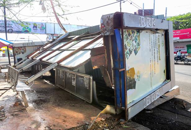 Heavy thunderstorms and pre-monsoon rains cause destruction in Bhopal Bhopal, Jun 05 (ANI): A view of collapsed bus stop due to heavy thunderstorms and pre-monsoon rains, in Bhopal on Friday. Bhopal Madhya Pradesh India Copyright: xANIx ANI_20260605008