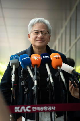 Nvidia CEO Jensen Huang holds press briefing in Seoul after arrival SEOUL, SOUTH KOREA - JUNE 05: Nvidia founder and CEO Jensen Huang holds a press conference outside the terminal after arriving at Gimpo International Airport in Seoul, South Korea, on June 05, 2026. The Seoul visit followed Huang s recent trip to Taiwan, where he reaffirmed the island s importance in the global AI supply chain and announced new partnerships and infrastructure initiatives aimed at supporting future AI growth. Hwawon Ceci Lee Anadolu Seoul South Korea. Editorial use only. Please get in touch for any other usage.  Copyright: x2026xAnadoluxHwawonxCecixLeex