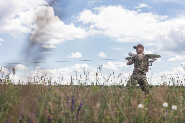 Ukrainian drone unit in Donetsk Oblast DONETSK OBLAST, UKRAINE - JUNE 5: A Ukrainian soldier with a reconnaissance drone in the Donetsk Oblast, Ukraine, 5 June 2026 Diego Herrera Carcedo Anadolu Donetsk Ukraine. Editorial use only. Please get in touch for any other usage.  Copyright: x2026xAnadoluxDiegoxHerreraxCarcedox