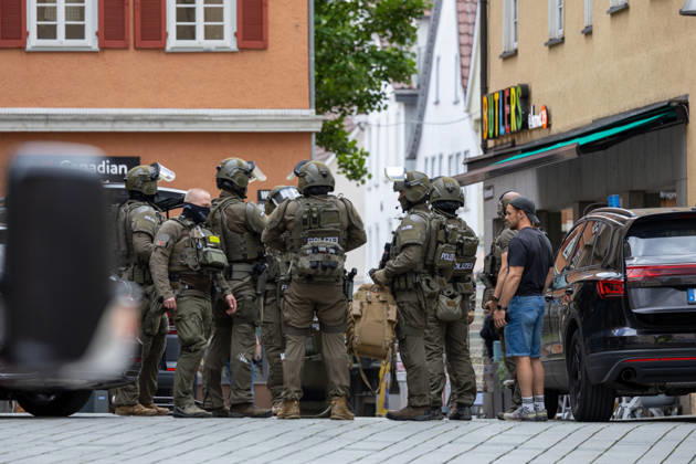 Reutlingen Blue light SEK operation at Oberamteistrasse 2, Reutlingen, 05 06 2026, Blue light SEK operation at Oberamteistrasse 2, Reutlingen, 05 06 2026, SEK, DROFITSCH EIBNER Copyright: xEibner-Pressefoto DimitrixDrofitx EP_ddh